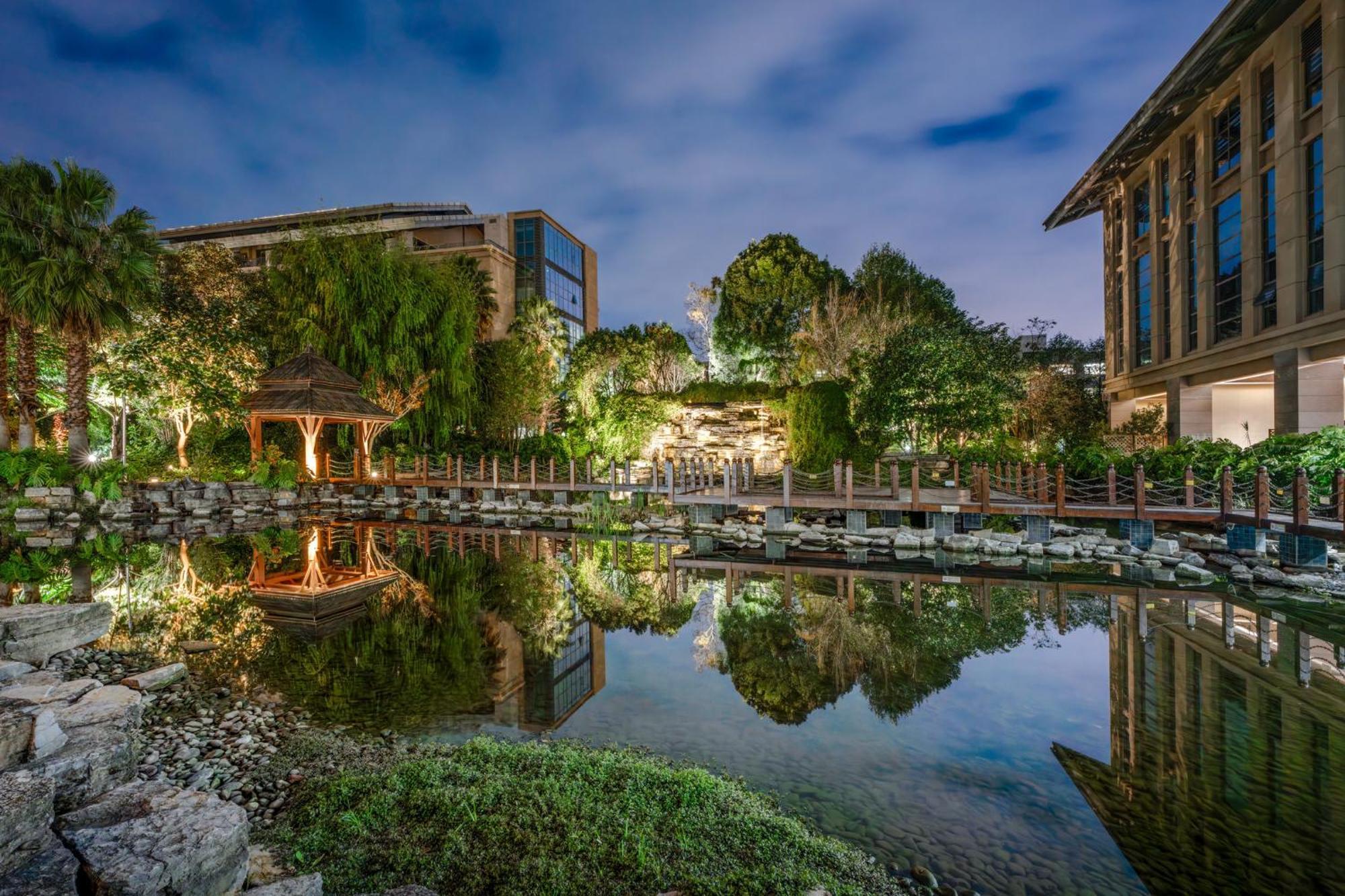 Intercontinental Kunming By Ihg Hotell Exteriör bild
